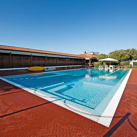 La Bougainville Tuscan Riviera B&B 2* فياريجيو
